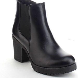 Refresh Retro '90s Slip on Chunky Ankle Heel (N)